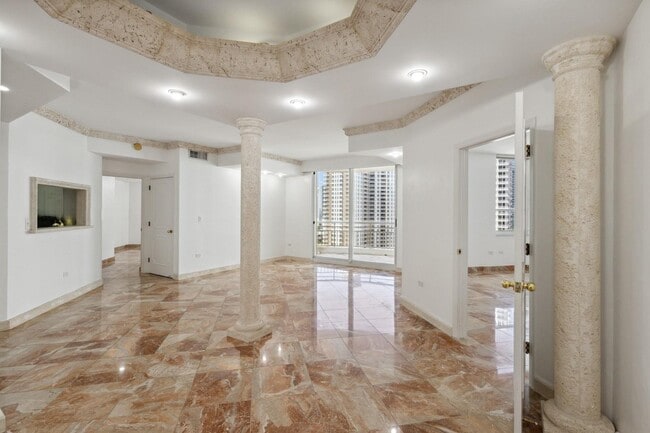 Building Photo - 888 Brickell Key Dr Unit 1600