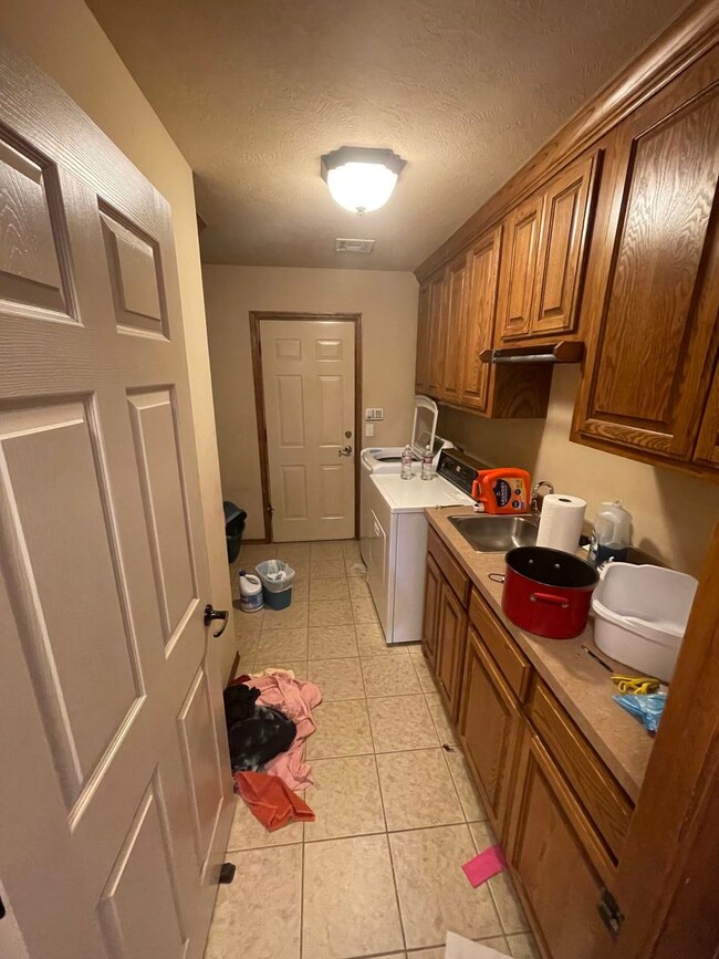 Photo - RENT 2 OWN 1,902 sqft - Moore Schools 4/2 - Move In Ready