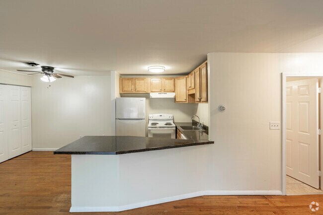 Unit 197T7 2BR 1BA: Kitchen