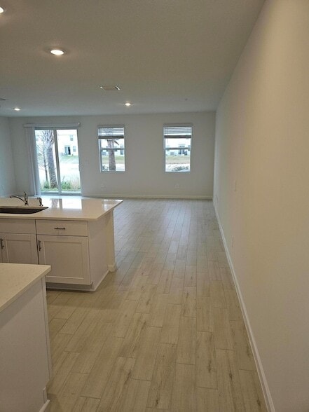 Photo - 621 Salisbury Cir