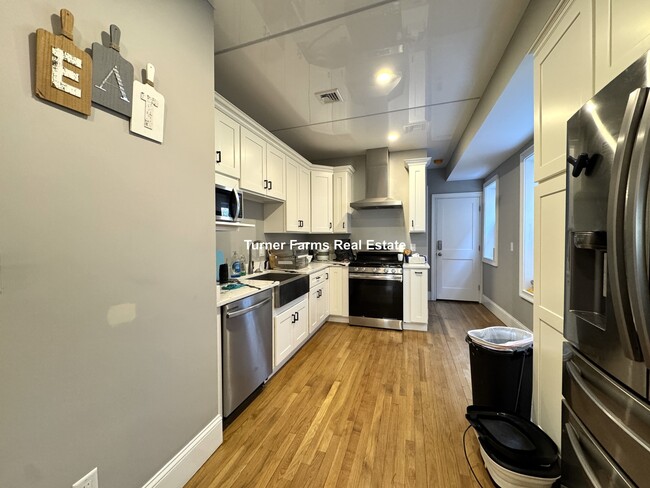 Photo - 179 Babcock St