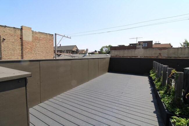 Photo - 2 bedroom in Chicago IL 60622 Unit 2R