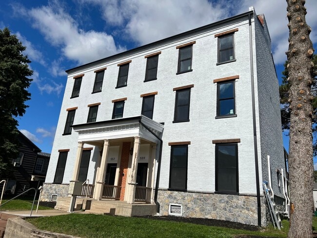 Building Photo - 557 Union St Unit 5