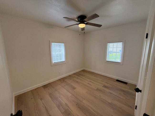 Photo - 2418 2nd St