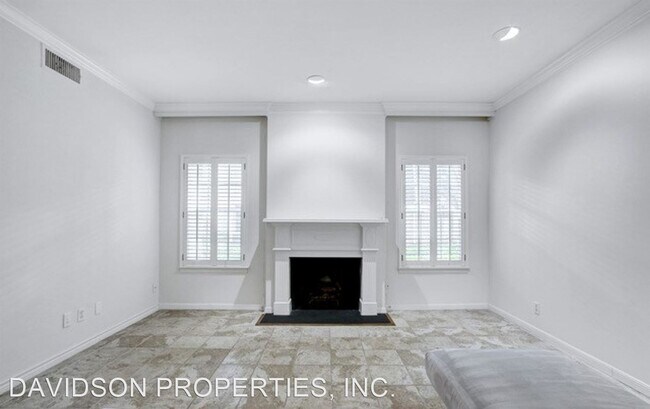 Photo - 3 br, 2.5 bath House - 7731 Broadway #F34