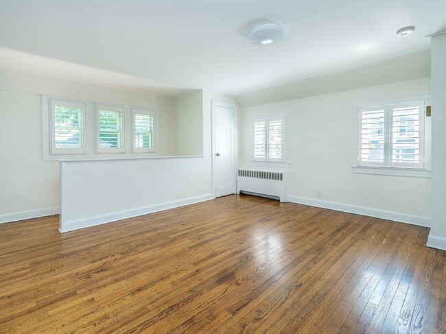 Photo - 61 Locust Ave Unidad # apt #1