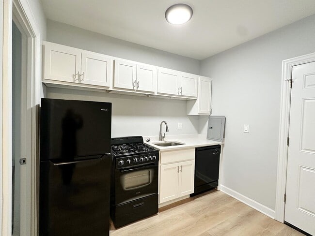 Photo - 5710 N Winthrop Ave Unit 113