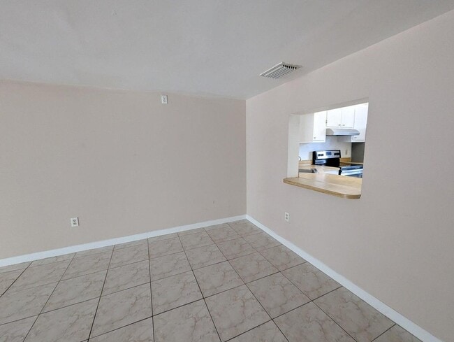 Photo - 5112 Society Pl W