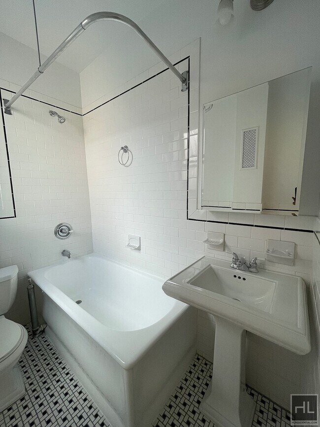 Photo - WEST 45 STREET Unit 4F