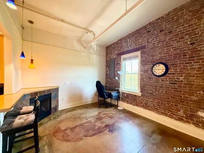 Building Photo - 43 Chestnut St Unit 307