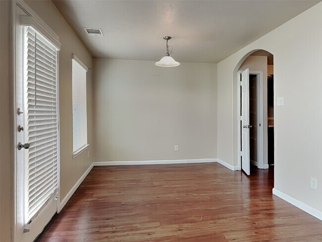 Photo - 2618 Bammelwood Dr