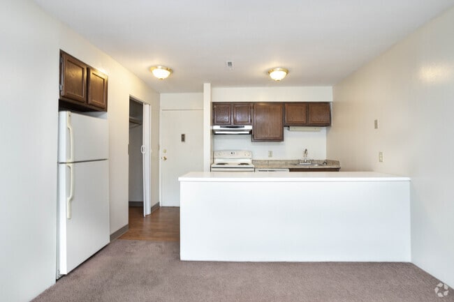 Greenwich Manor Apartments