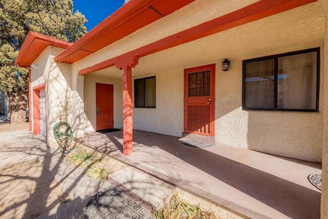 Photo - 624 Adams St NE