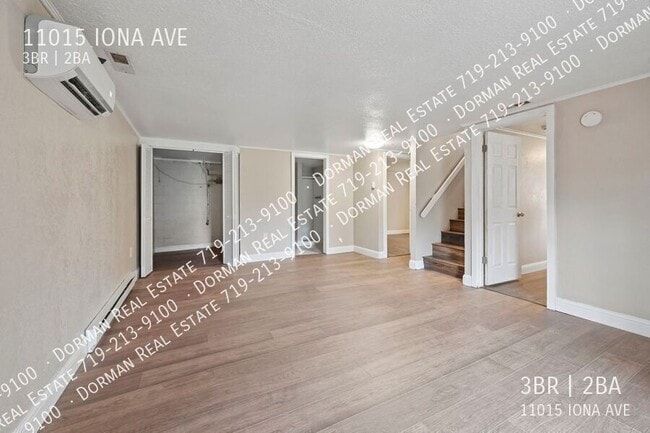 Photo - 11015 Iona Ave