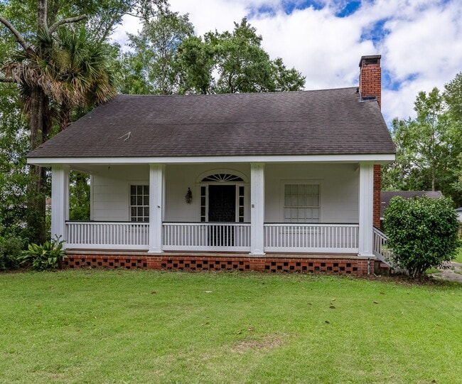 Building Photo - 2 Bedroom Charming Home in the Heart of Foley!