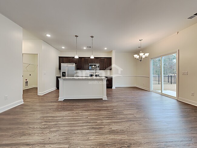 Photo - 617 W Lionel Rd