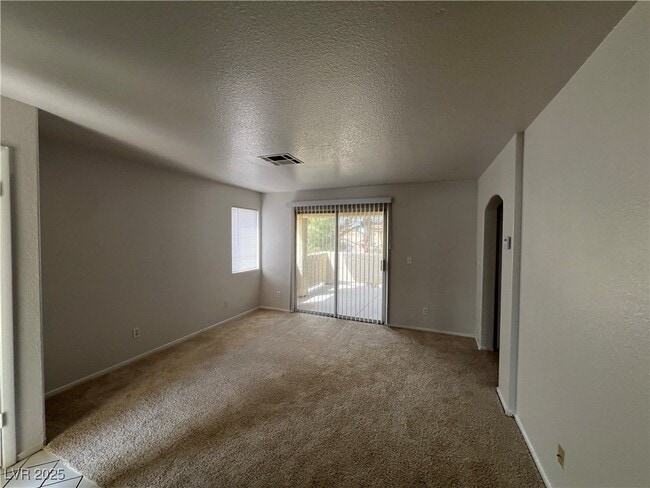 Building Photo - 1541 Linnbaker Ln Unit 201 Rental