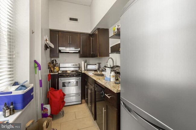 Photo - 242 S 13th St Unidad A
