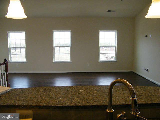 Photo - 42577 Burbank Terrace