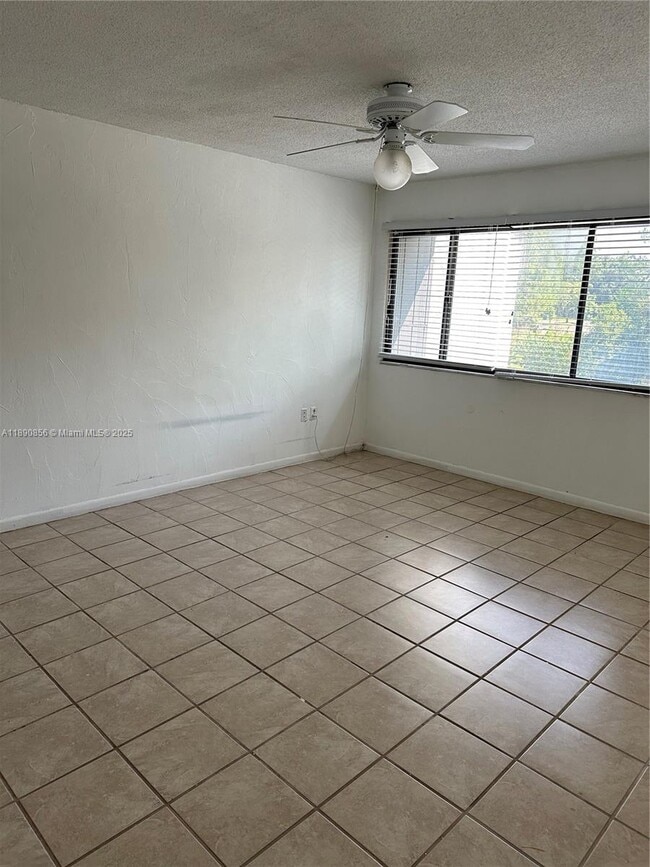 Photo - 2816 SW 14th Dr Unidad 2816