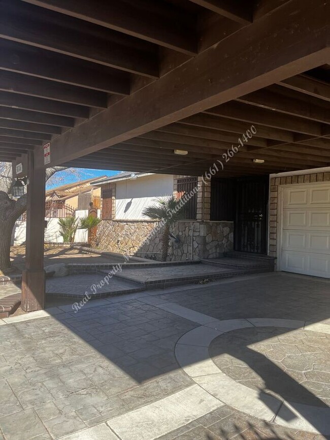 *** Please call us @ 661-266-1400 for info... - *** Please call us @ 661-266-1400 for info... House