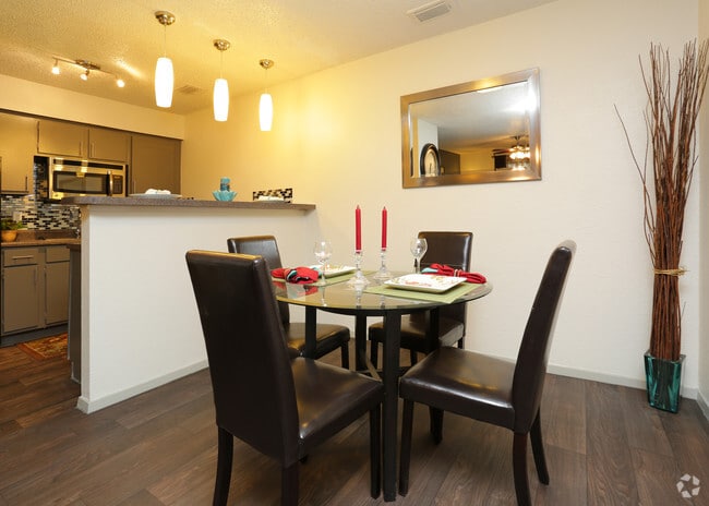 1BR, 1BA / 750SF
