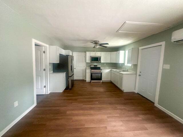 Photo - 1835 W Chestnut St