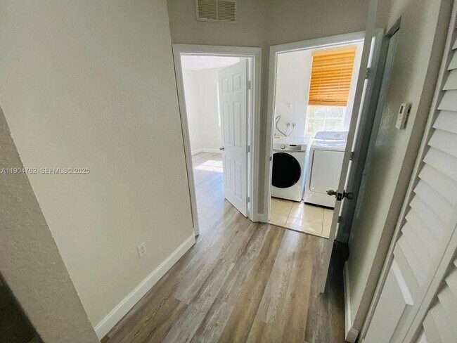 Photo - 4947 SW 135th Way