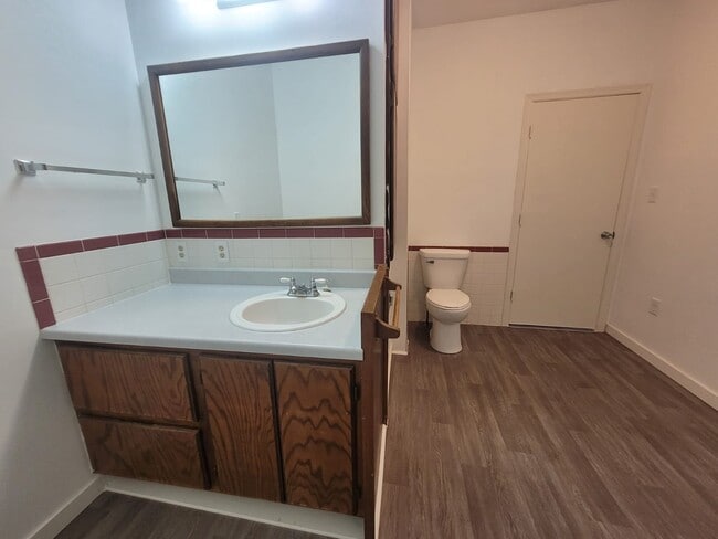 Photo - 802 E 15th St