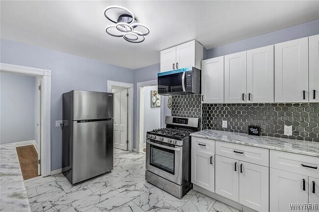 Photo - 405 W Ferry St