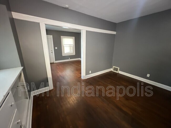 Photo - 405 Wallace Ave