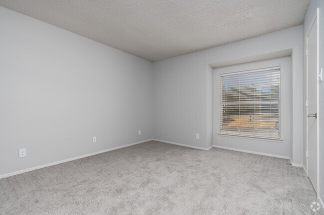 1BR, 1BA - 725SF