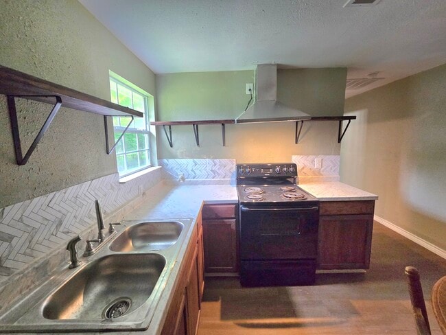 Photo - 5740 Bigner Rd