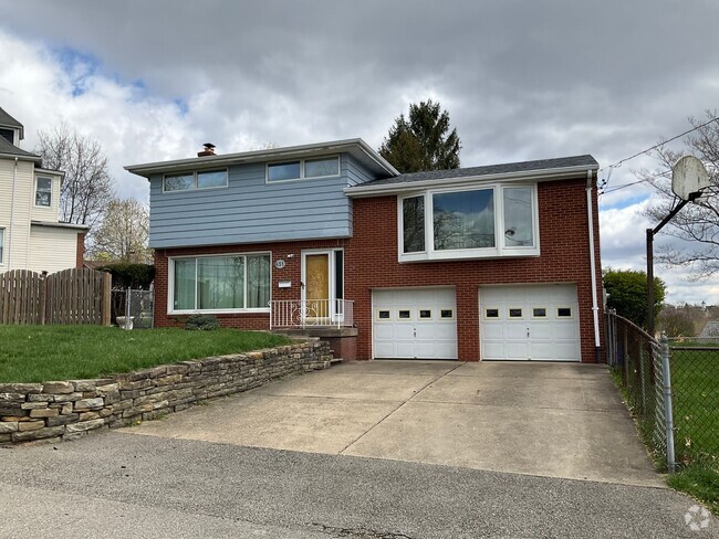 Building Photo - Private Split-Level 3bed 1.5 bath Retreat ... Rental