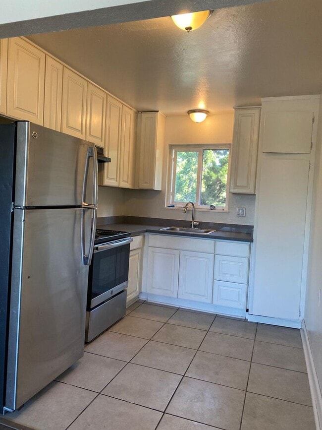 Photo - 25873 Huntwood Ave Unidad 25871/ 25873 Huntwood Ave  #7 (LO)