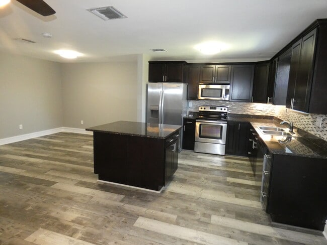 Photo - 14212 NE 4th Ave