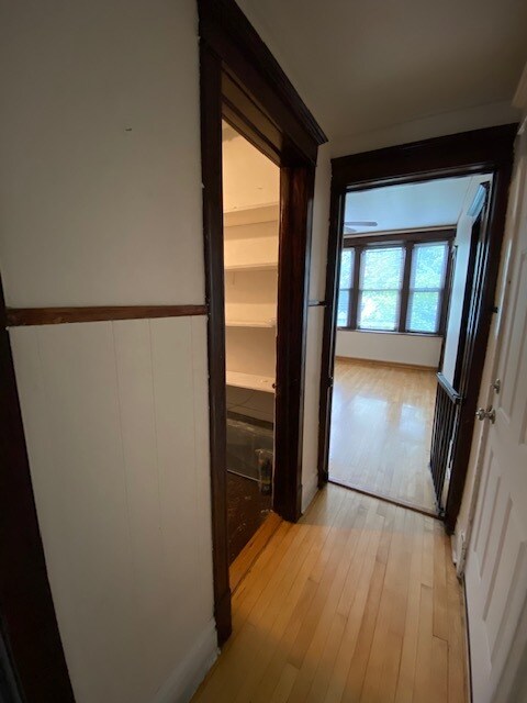 Hallway - 4350 S Rockwell St Unidad 2