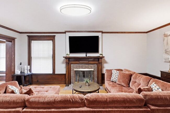 Photo - Furnished 10-Bedroom Single-Family Home in Buffalo