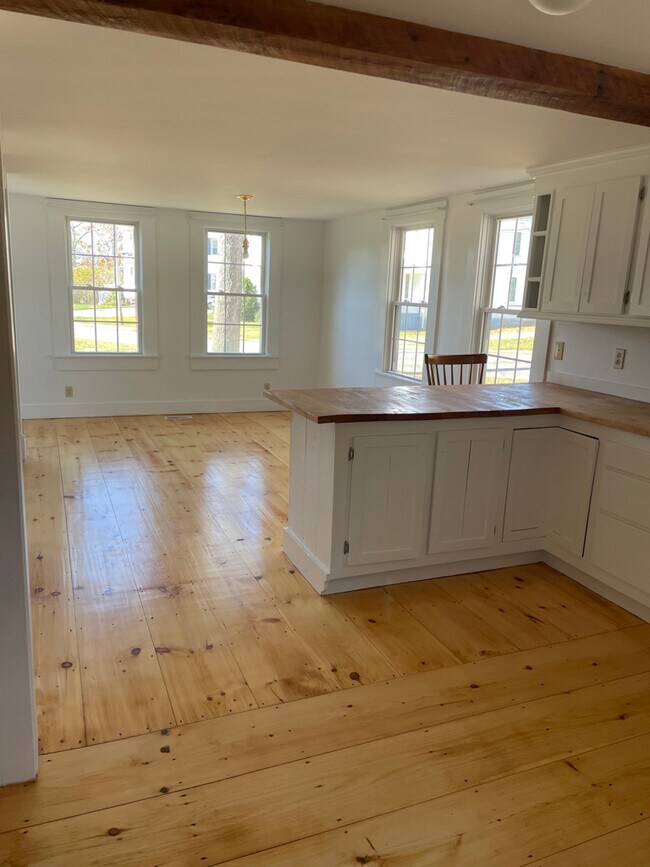 Photo - 39 Eastern Ave