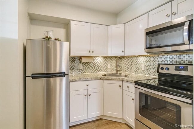 Photo - 7187 Silver Lake Rd