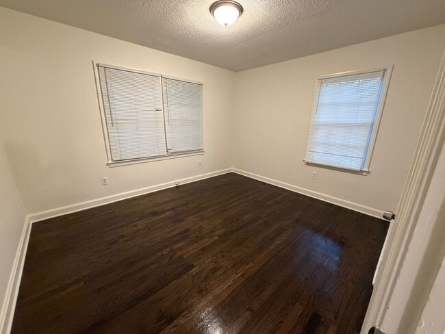 Photo - 2368 Jernigan Pl SE