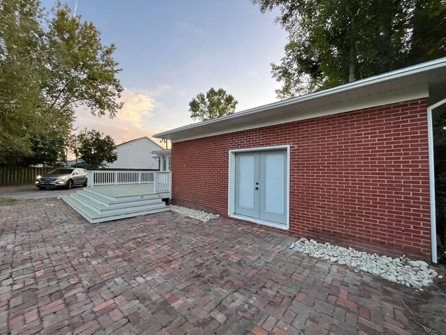 Photo - 5bd/2ba NEWLY remodeled brick ranch home. NO CATS.