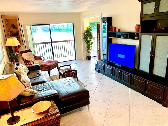 Building Photo - 5200 NW 31st Ave Unit 134