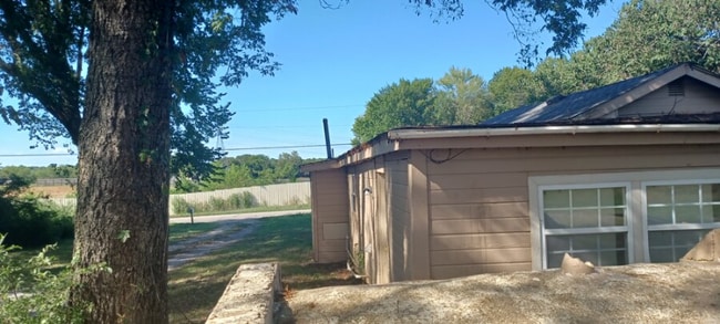 Photo - 1338 Old Hwy 33 E