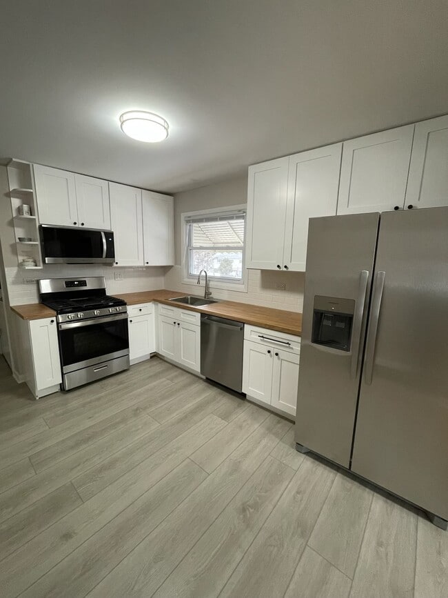 Photo - 7202 W Crain St Unit #2