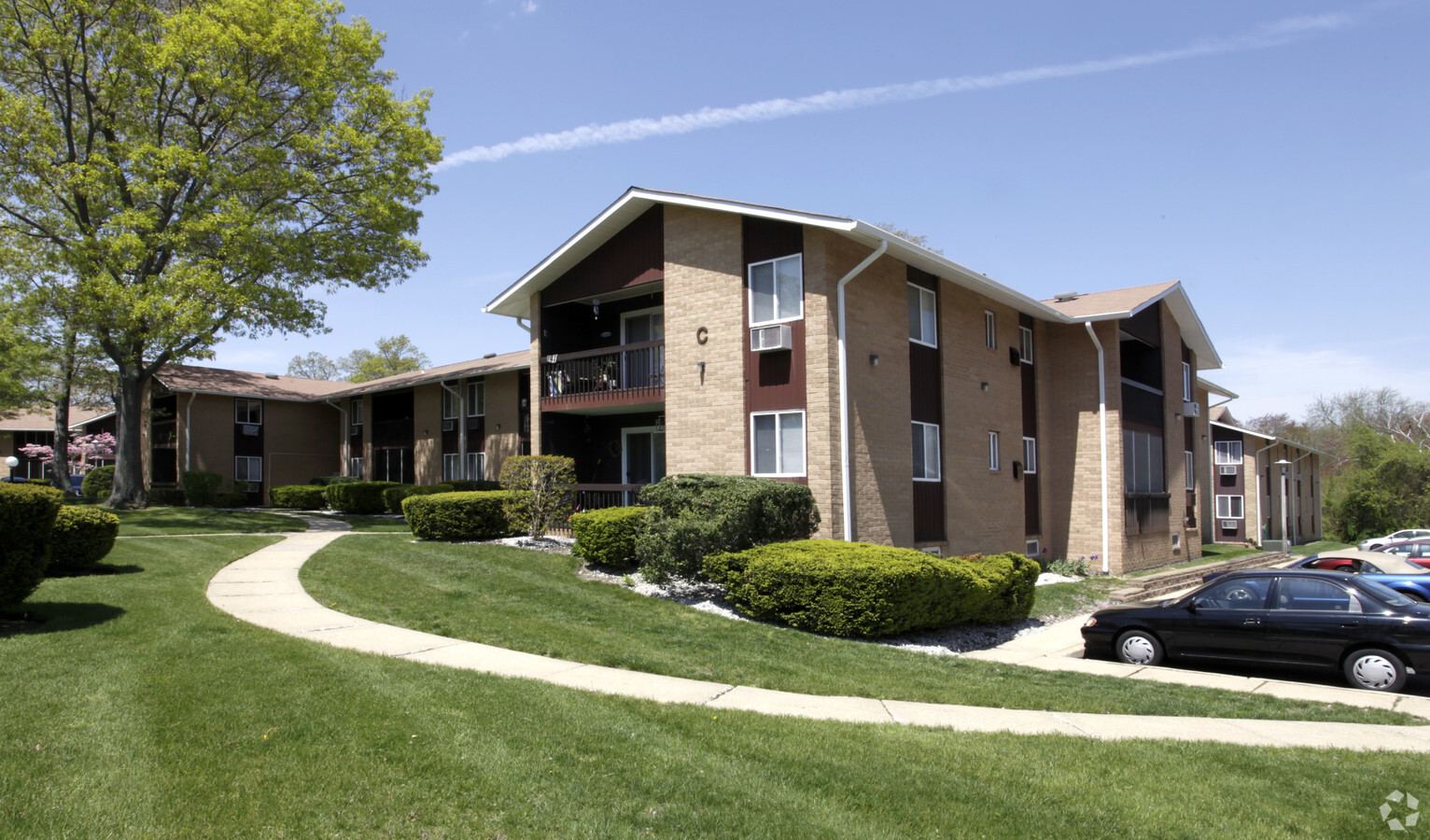 Royal Court Apartments - Royal Court Apartments