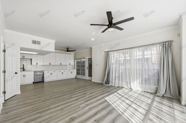 Photo - 7151 Gaston Ave Unidad 705