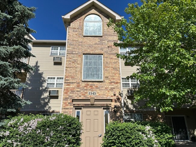 Building Photo - 1545 Crystal Rock Ct Unit 1D
