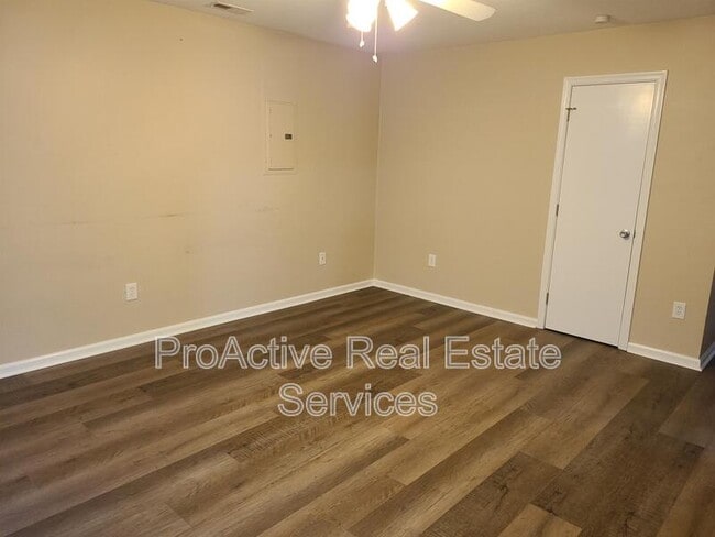 Photo - 216 Diamond Ave