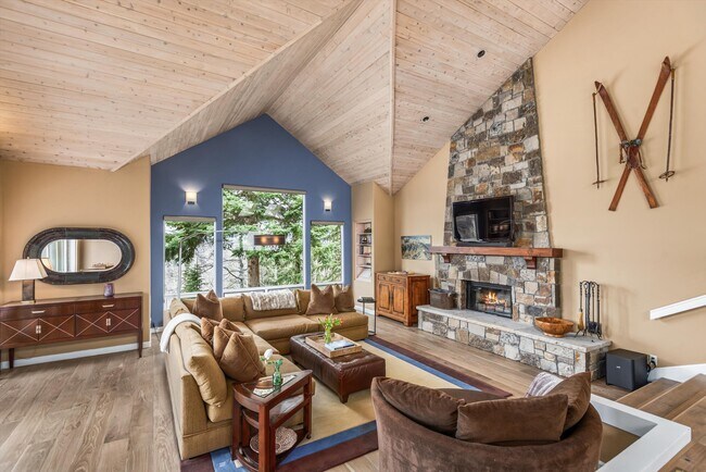 Photo - 18 Edgewood Ln